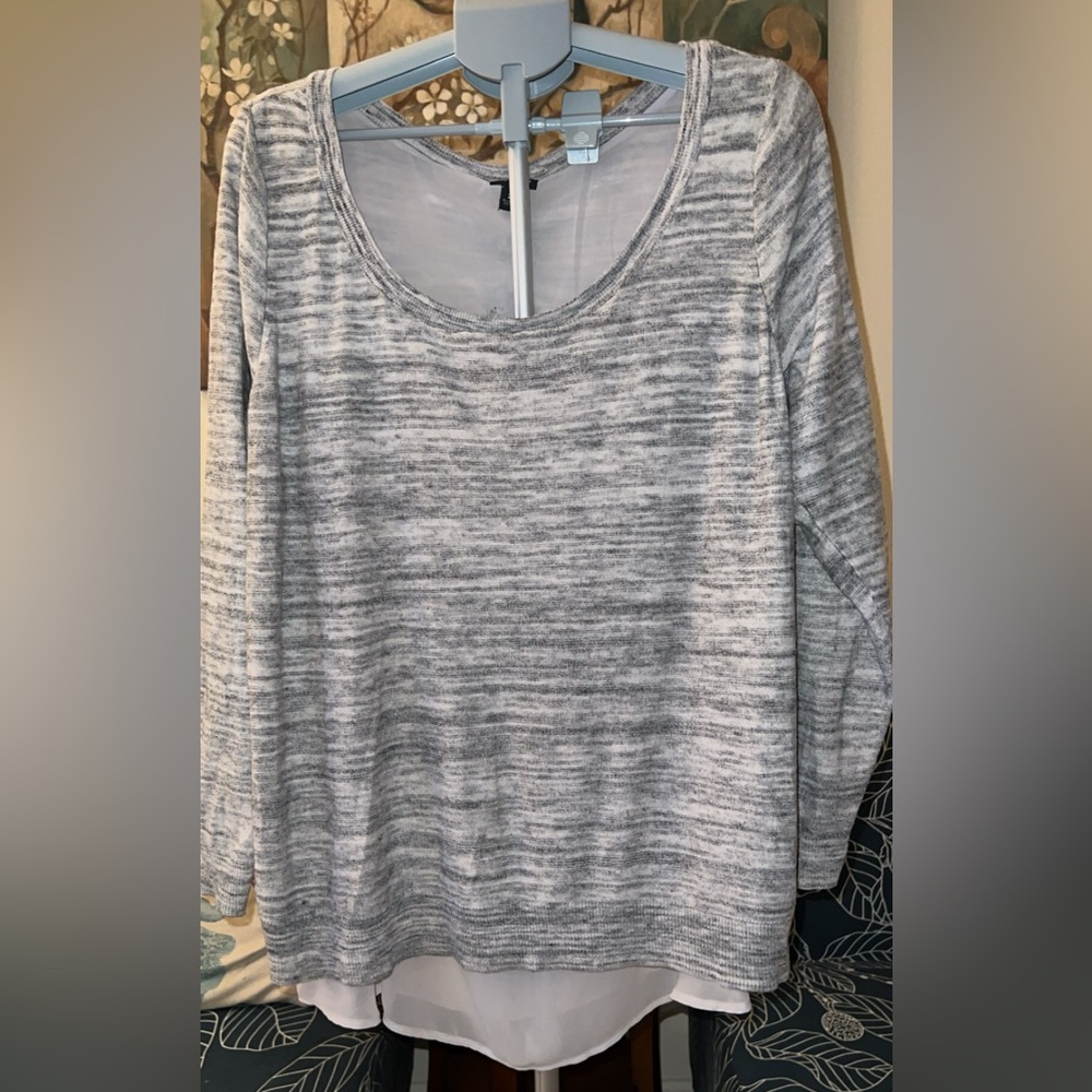 Torrid Womens Pullover Sweater Size 2- Gray Layered Lightweight Long Sleeve